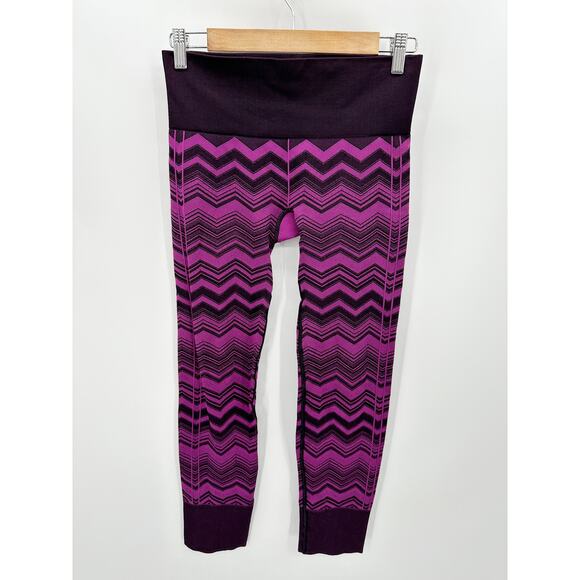 Lululemon Womens Knit Leggings Size 4 Mid Rise Purple Chevron Street Workout - Picture 1 of 8